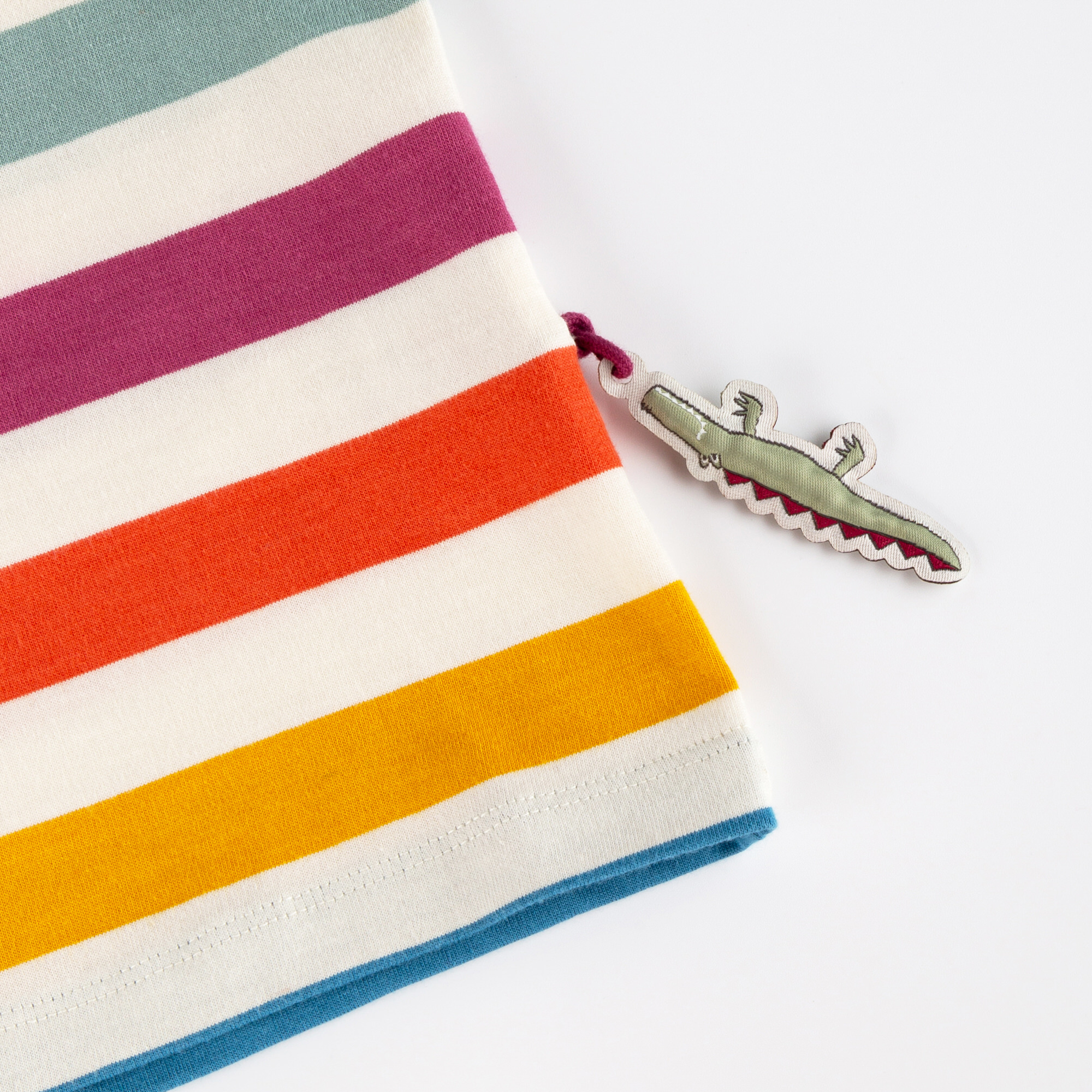 Bunt gestreiftes Kinder T-Shirt Krokodil Bunt gestreiftes Kinder T-Shirt Krokodil