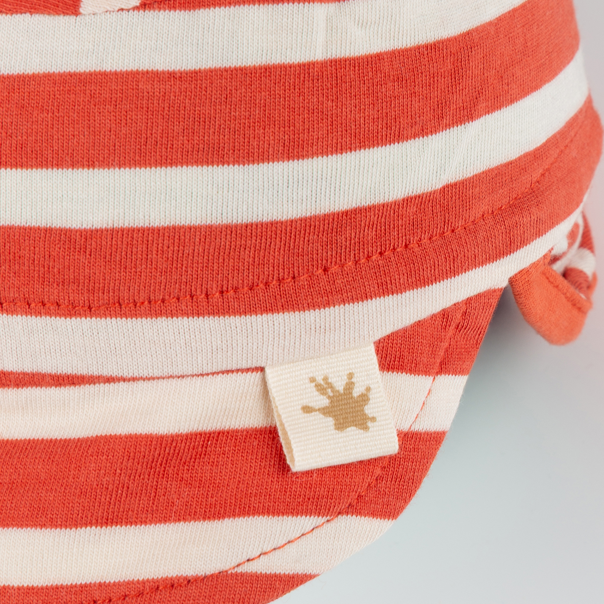 Baby Sonnenhut mit Nackenschutz, rot-weiß geringelt