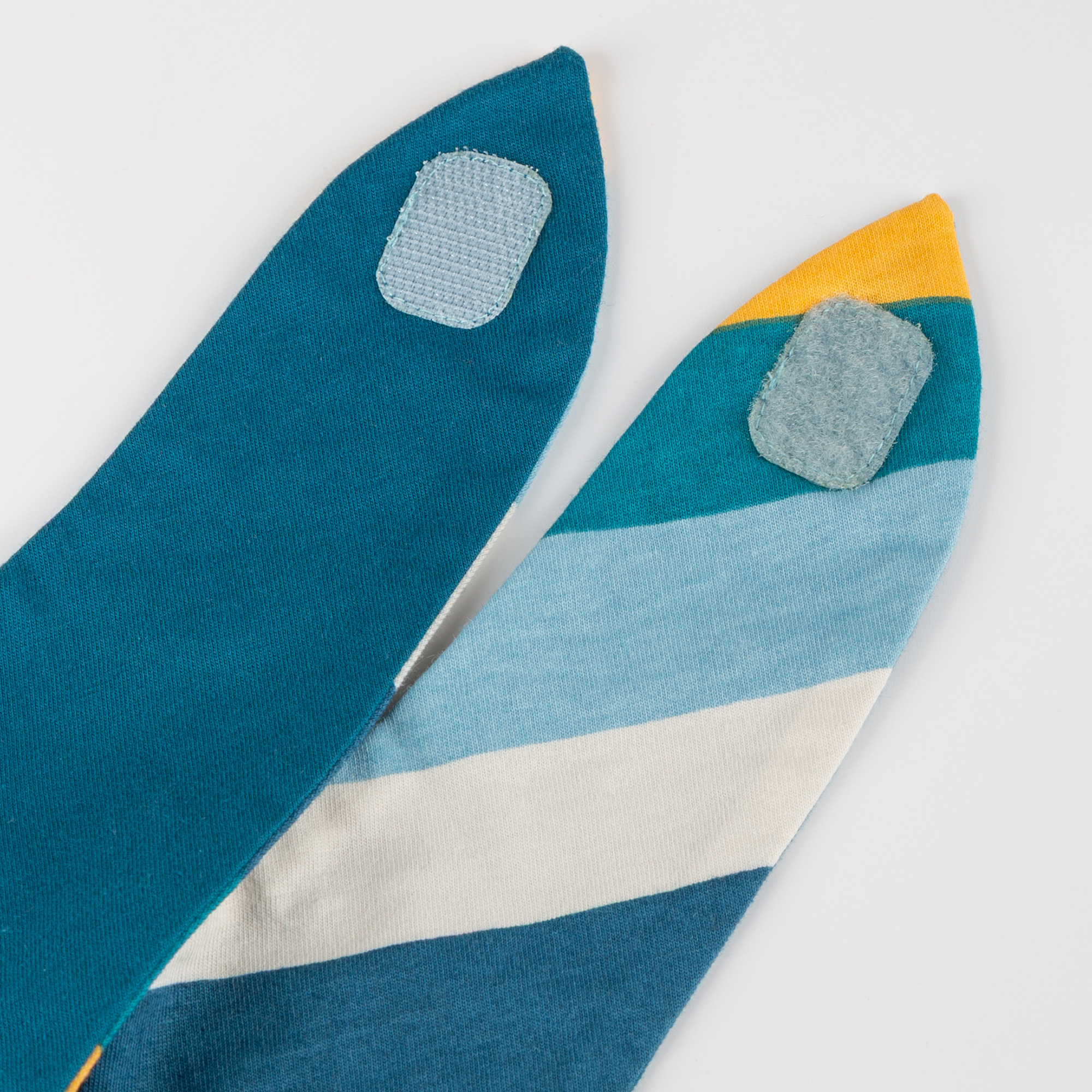 Baby Wendehalstuch Fahrzeuge, blaugrün/gestreift