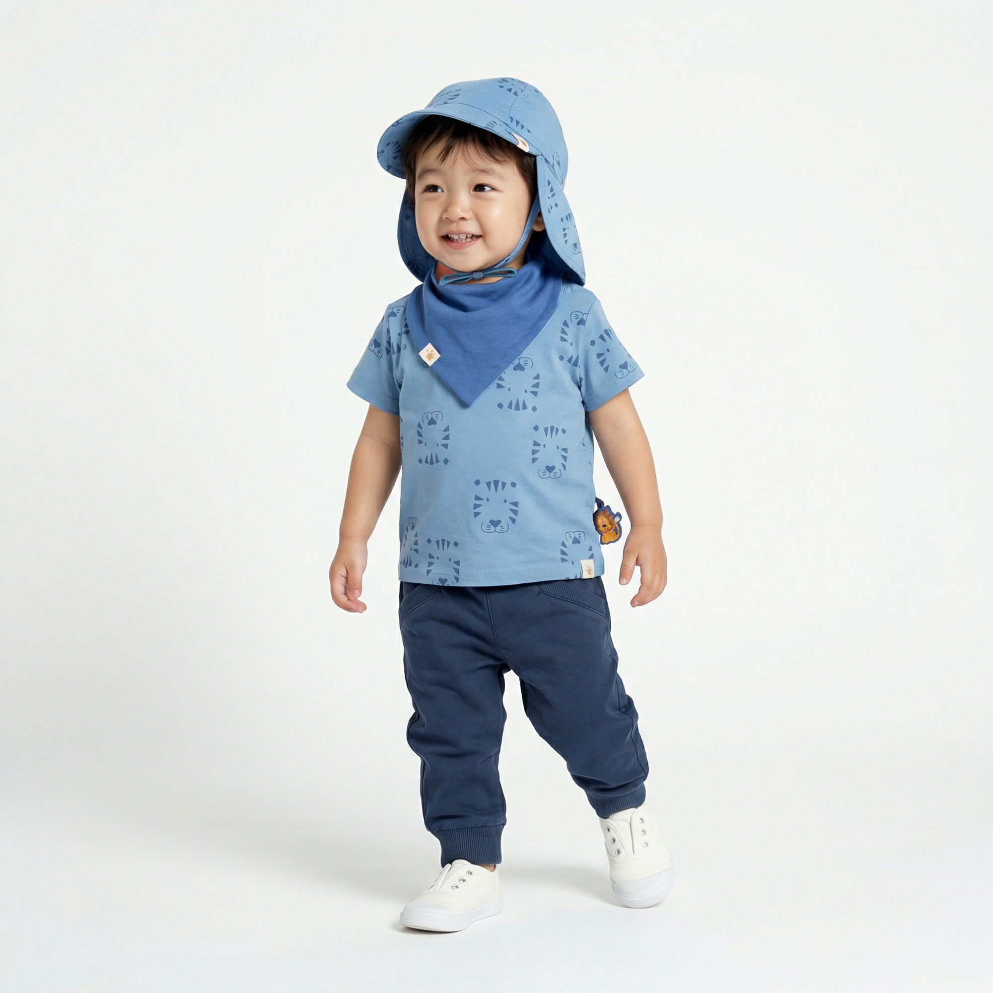 Durable baby gabardine trousers with pockets