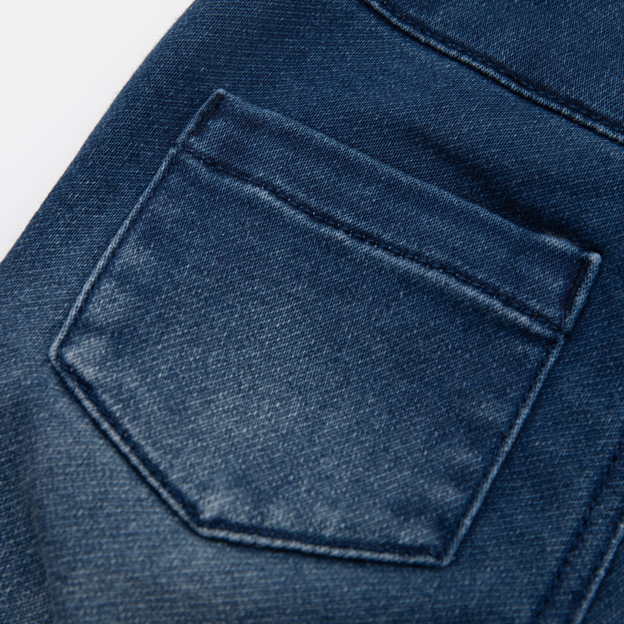 Baby Jeans zum Krempeln