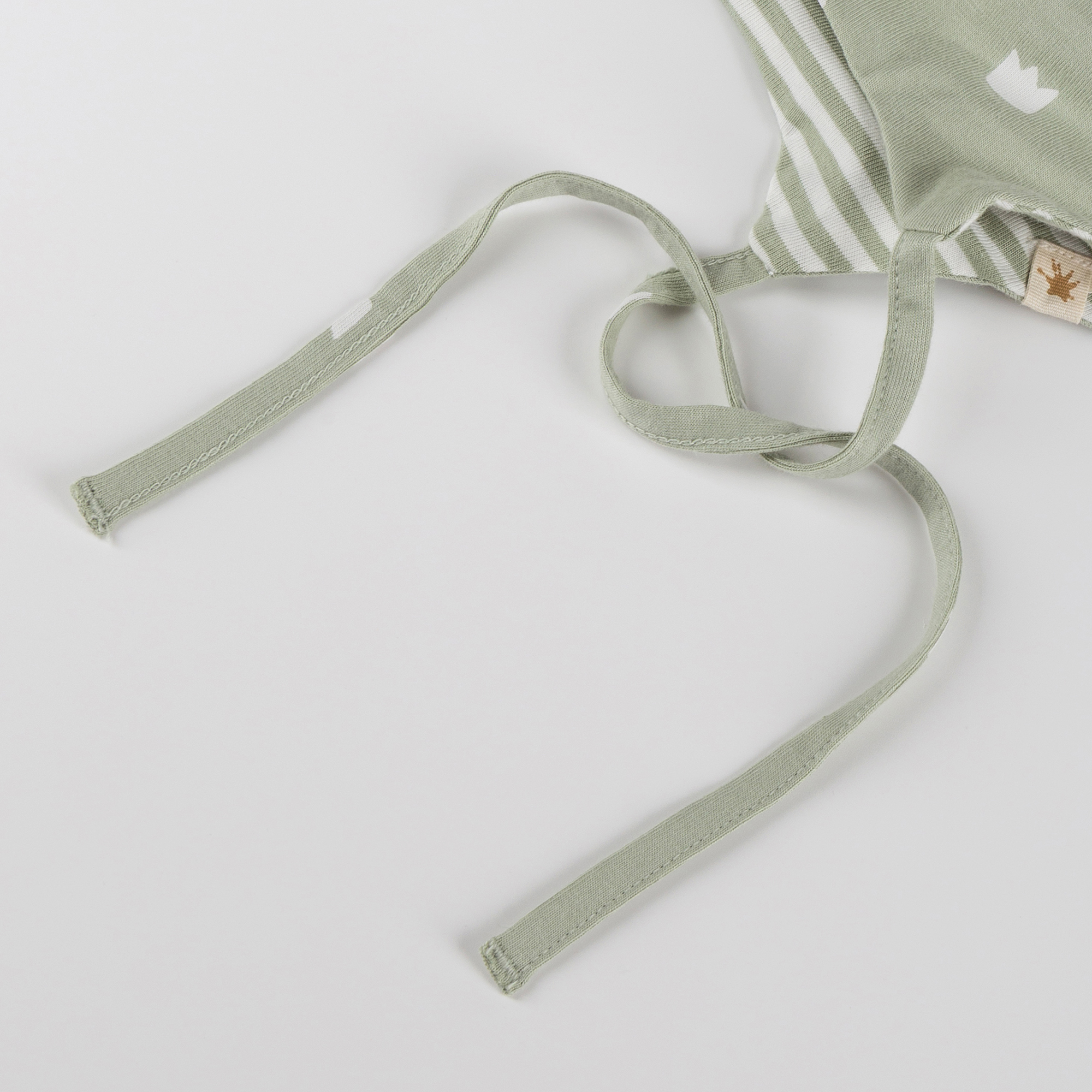 Newborn baby hat with ties, green