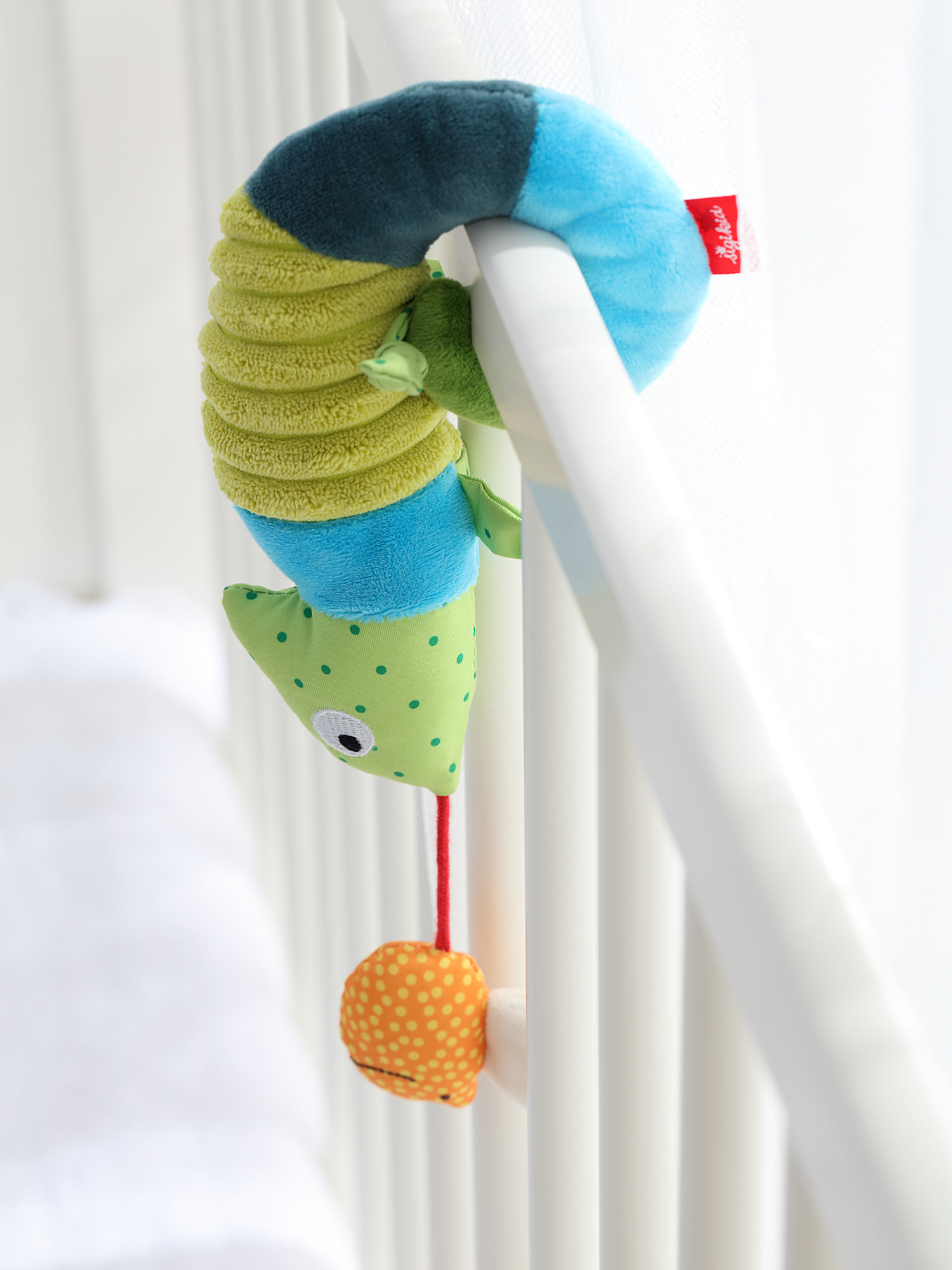 Hanging toy chameleon