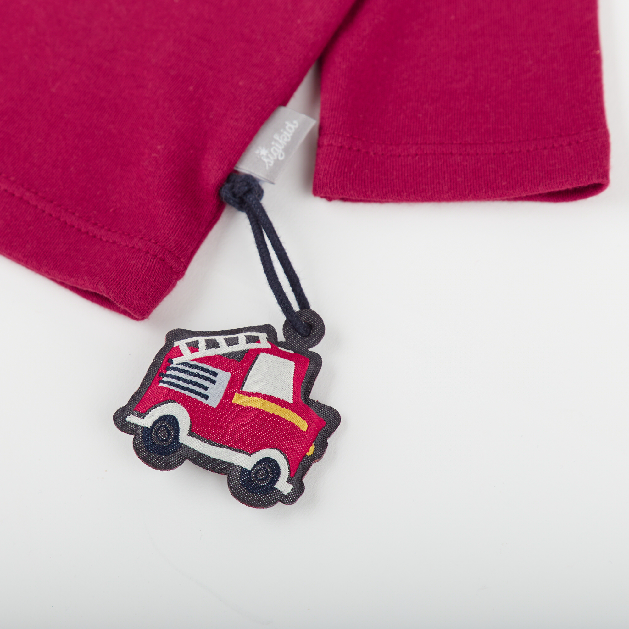 Rotes Baby Langarmshirt Betonmischer Rotes Baby Langarmshirt Betonmischer