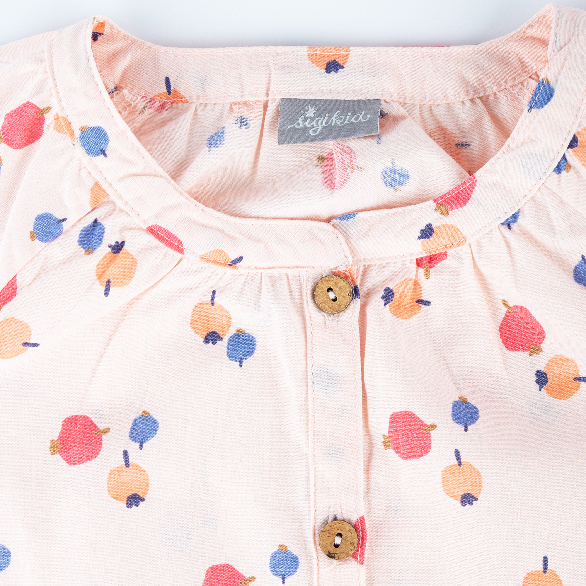 Children's short sleeve batiste blouse, berry print