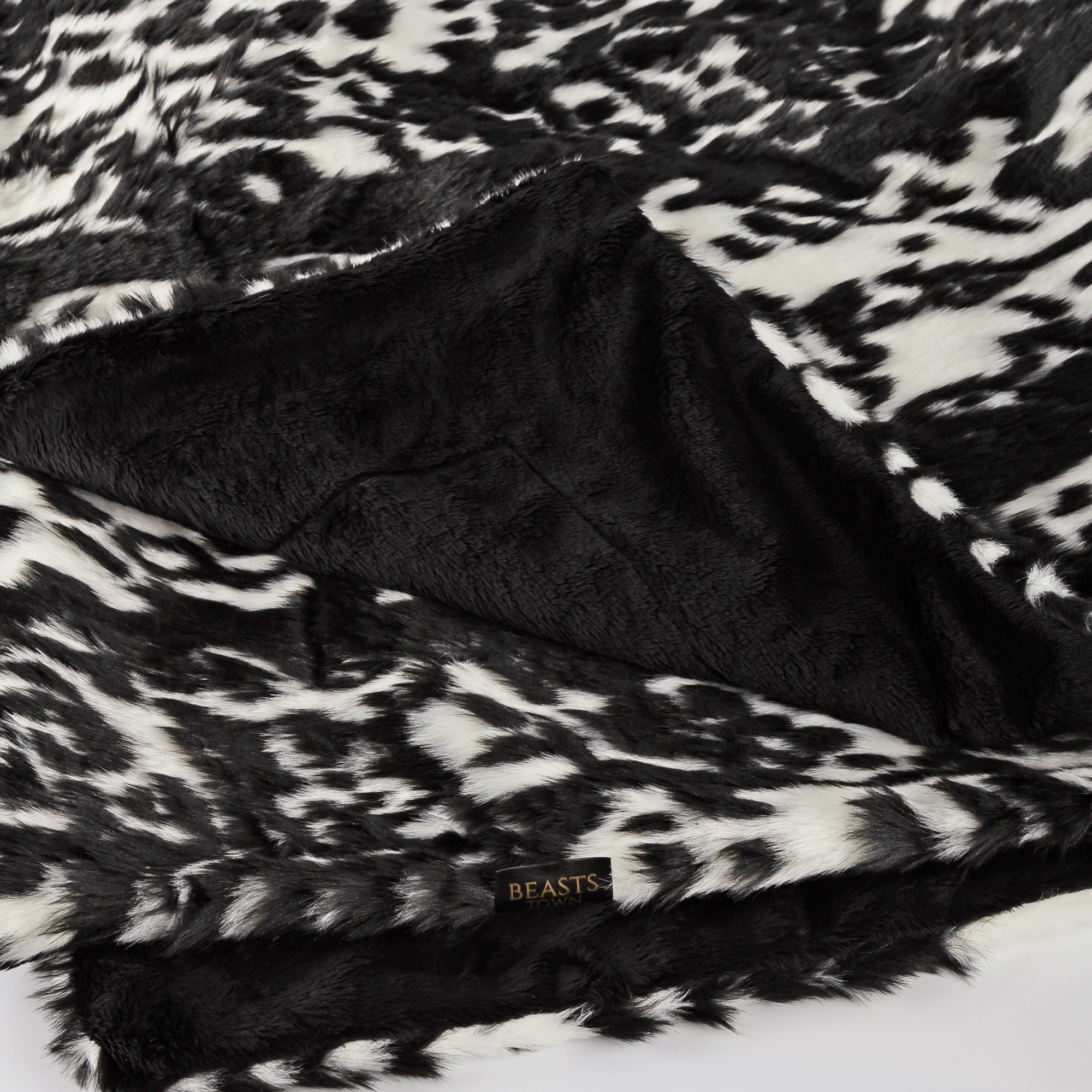 Design plush throw blanket black/white, velour backing