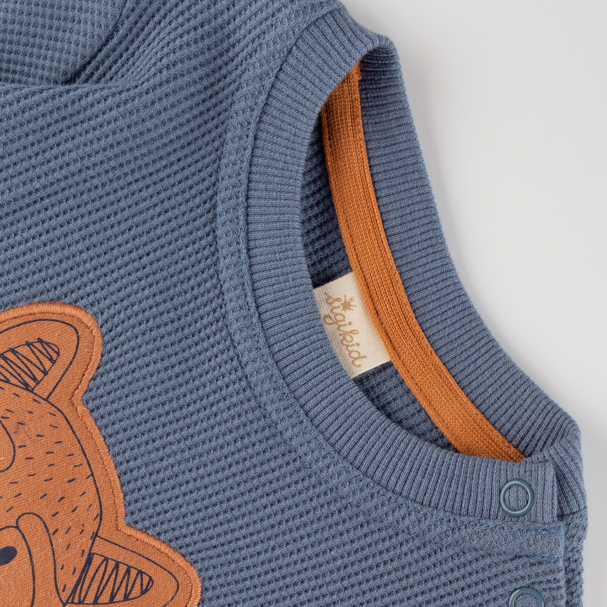 Baby Langarmshirt mit Waschbären Motiv, blau