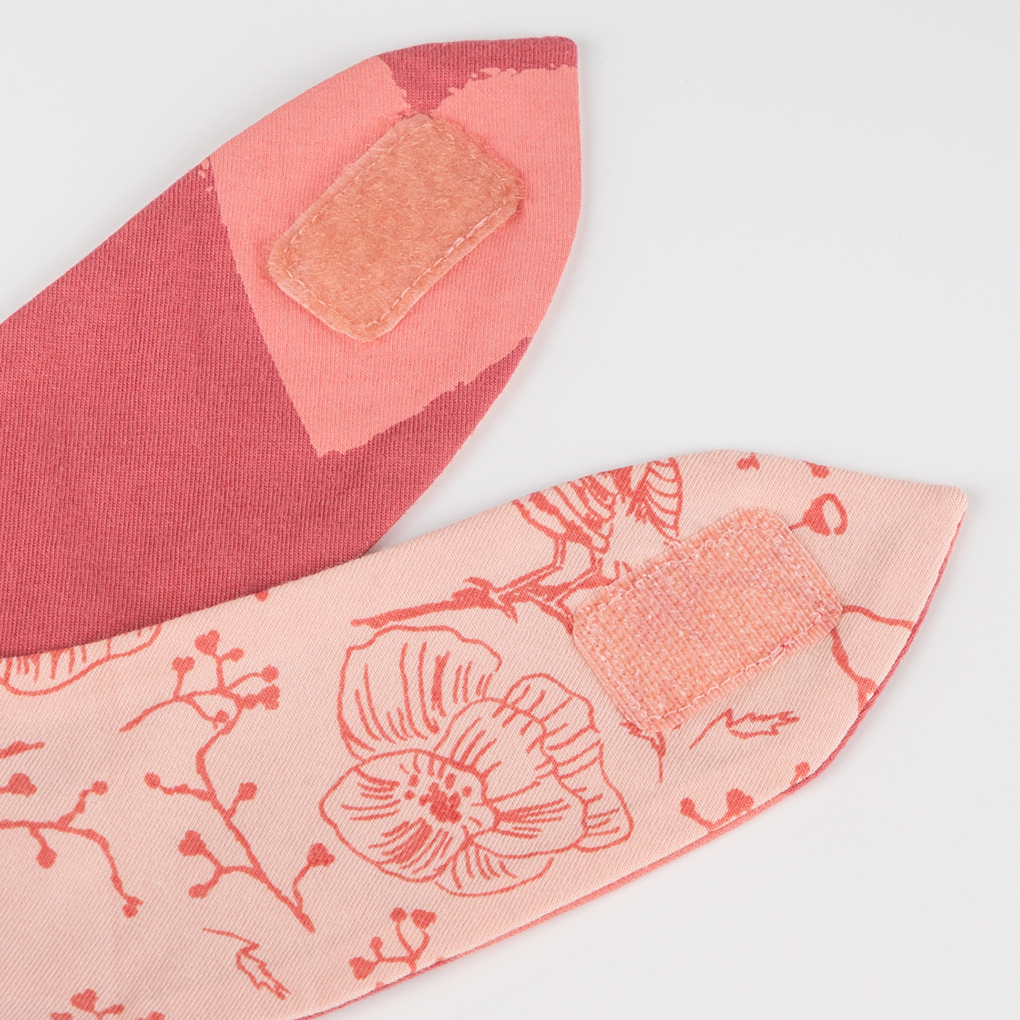 Baby Wendehalstuch Vögelchen und Herzchen Print, rosa