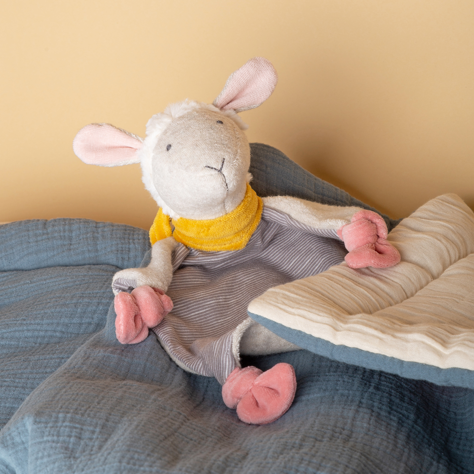 Baby soft toy comforter sheep, Signature Collection