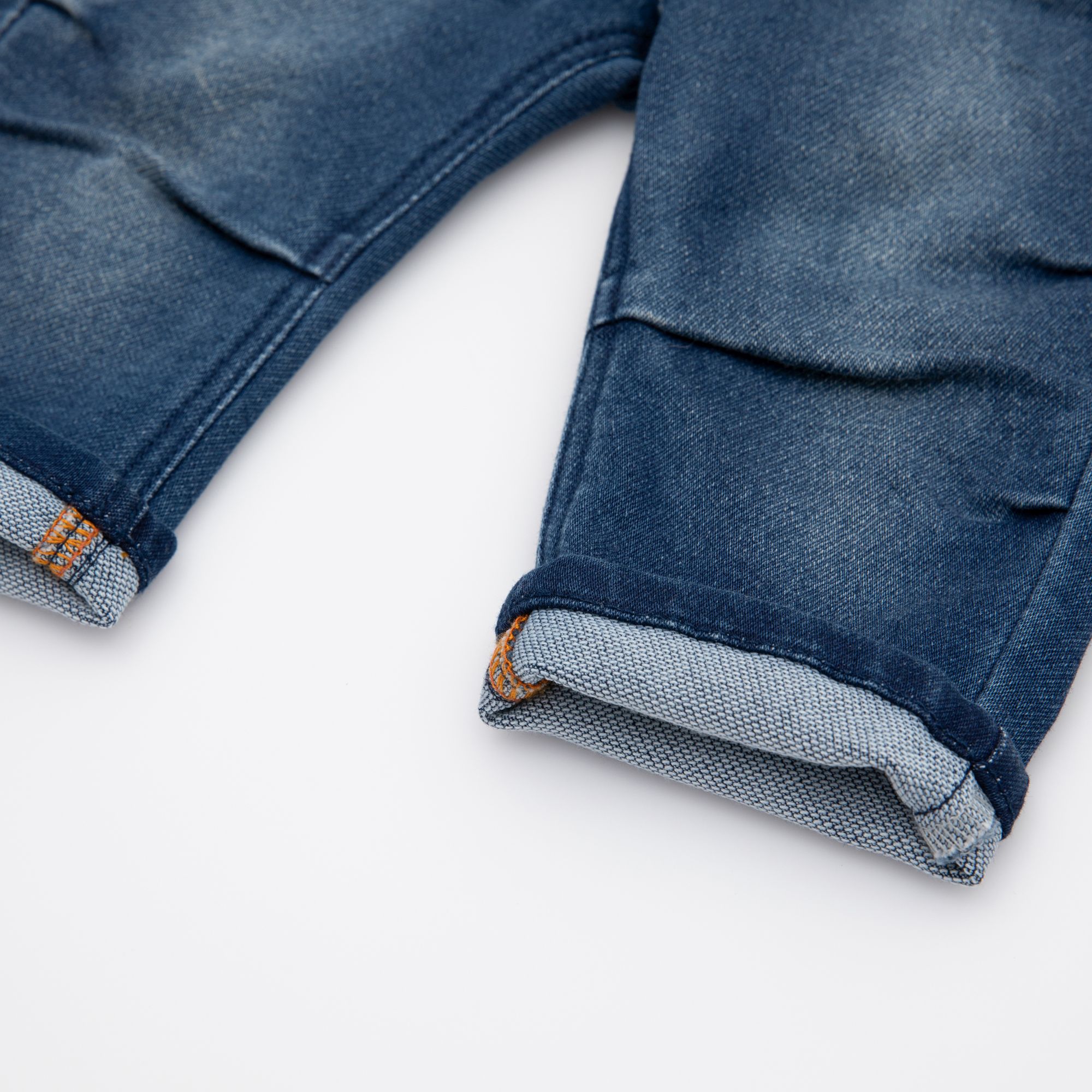 Baby Jeans zum Krempeln