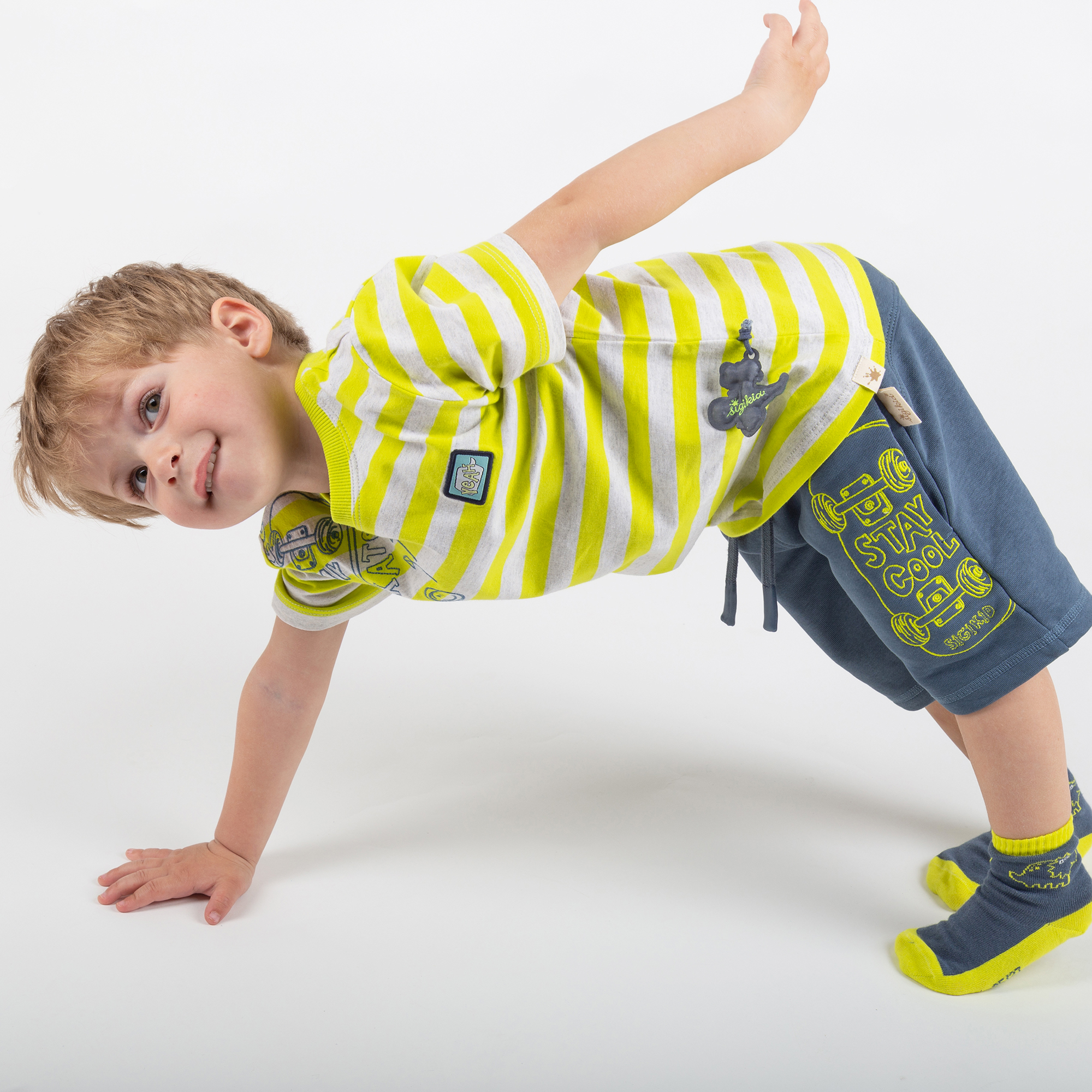 Blaue Kinder Sweatbermuda Sporty Dino, Skateboard Blaue Kinder Sweatbermuda Sporty Dino, Skateboard