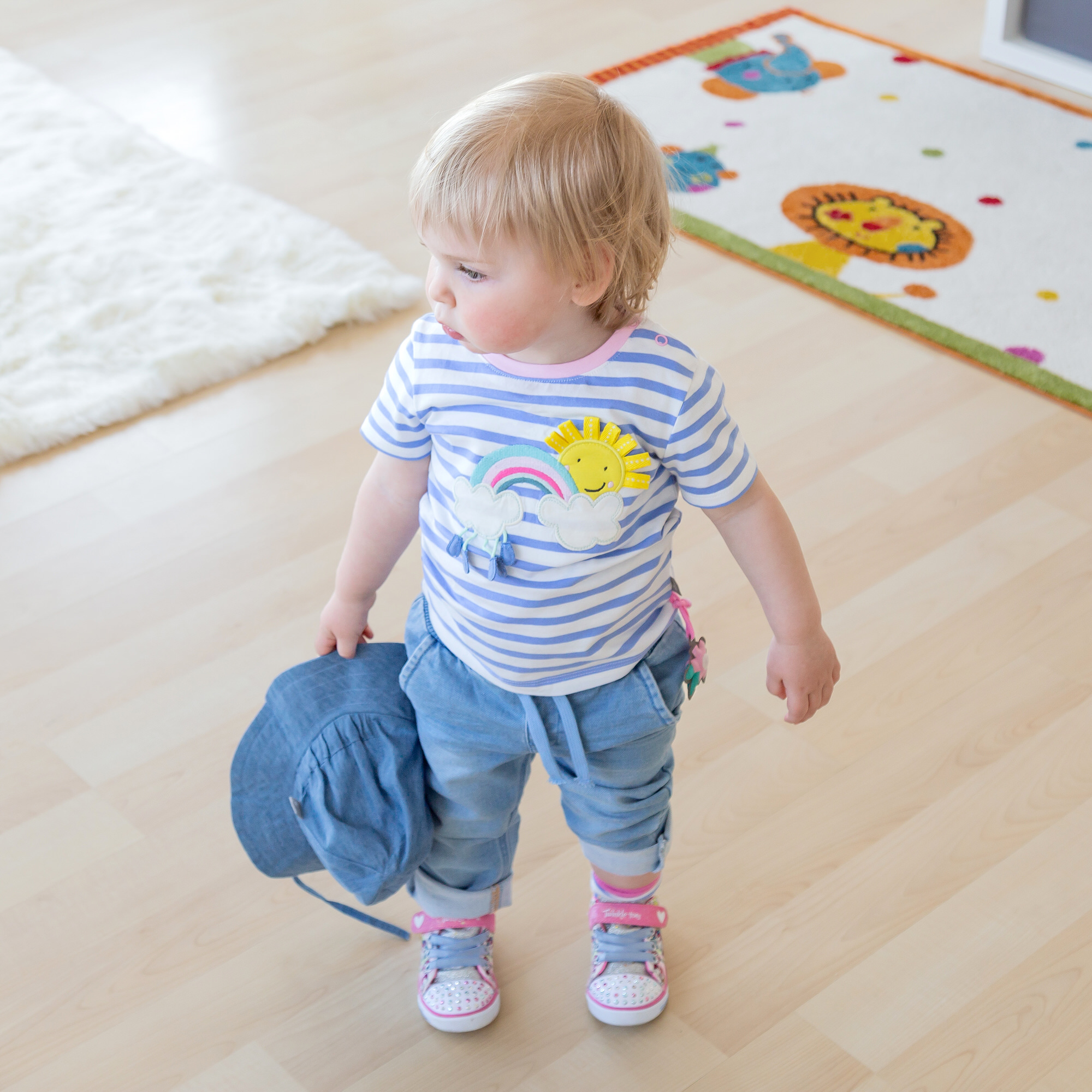 Babyjeans zum Krempeln mit heller Waschung Babyjeans zum Krempeln mit heller Waschung
