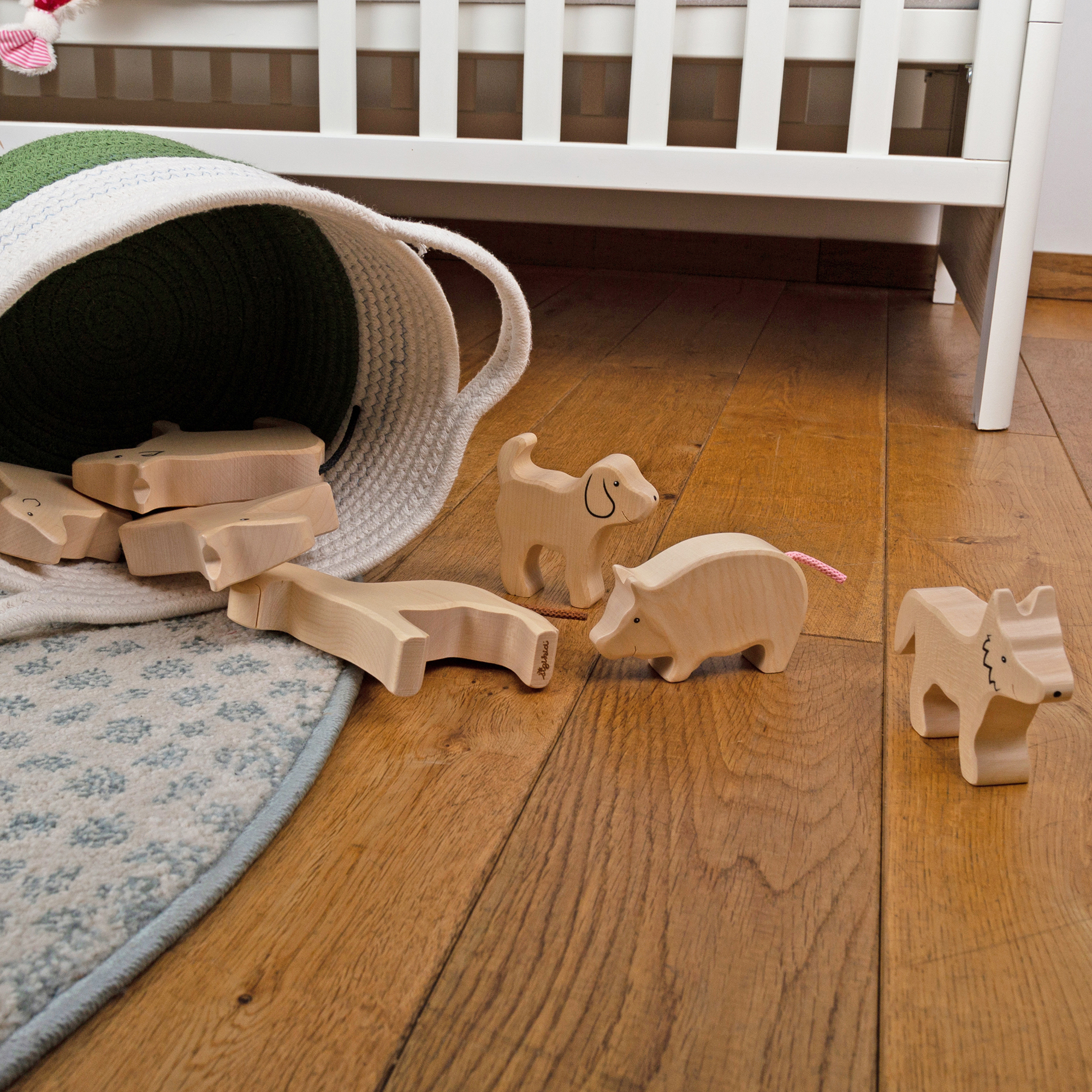 Wooden toy set of 7 farm animals Wooden toy set of 7 farm animals