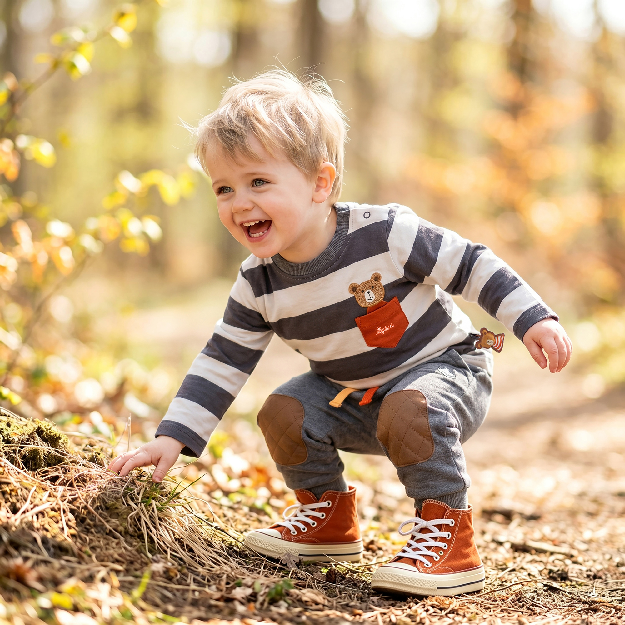 Baby Langarmshirt Winterbär, weiß/dunkelgrau gestreift