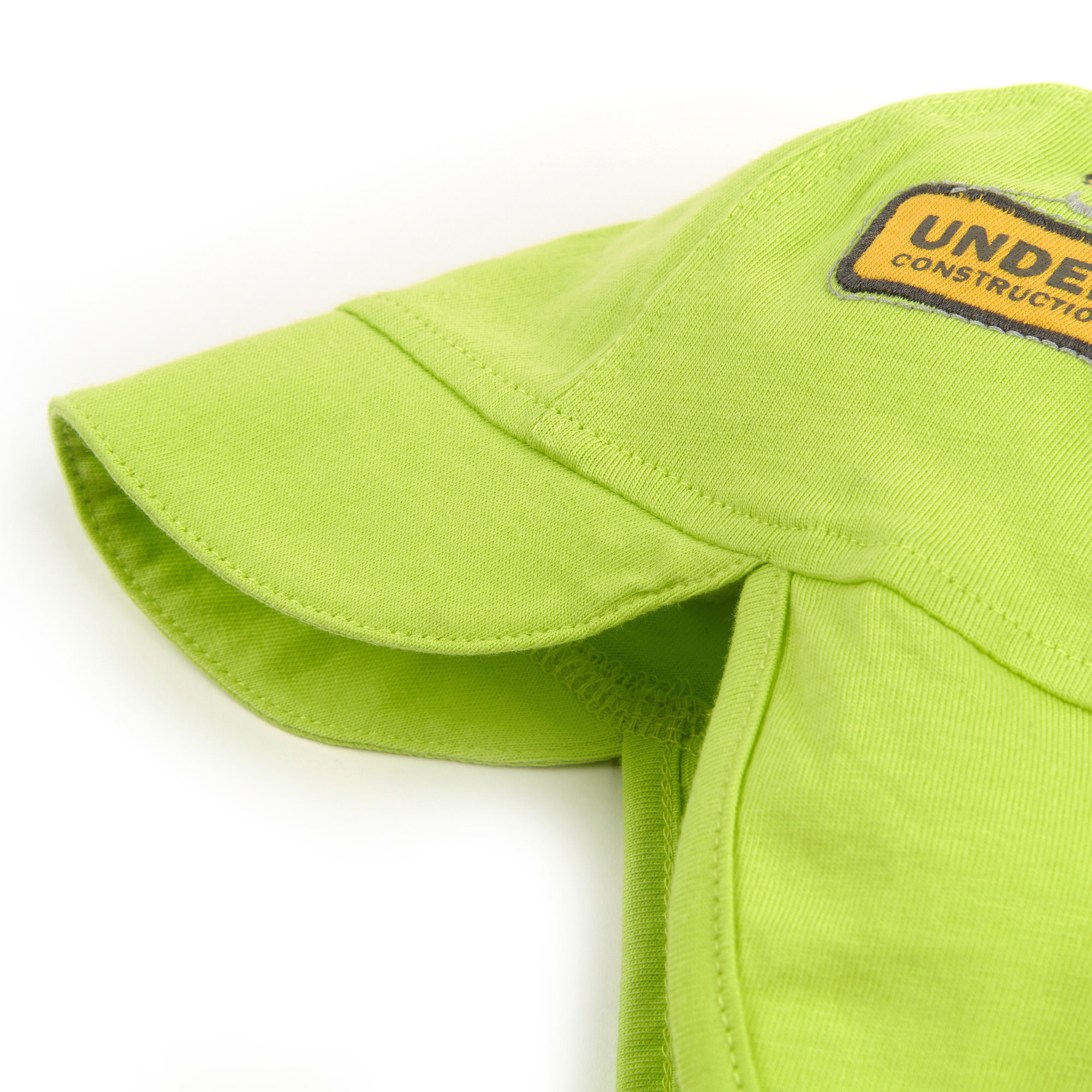 Hellgrüne Baby Mütze mit Nackenschutz