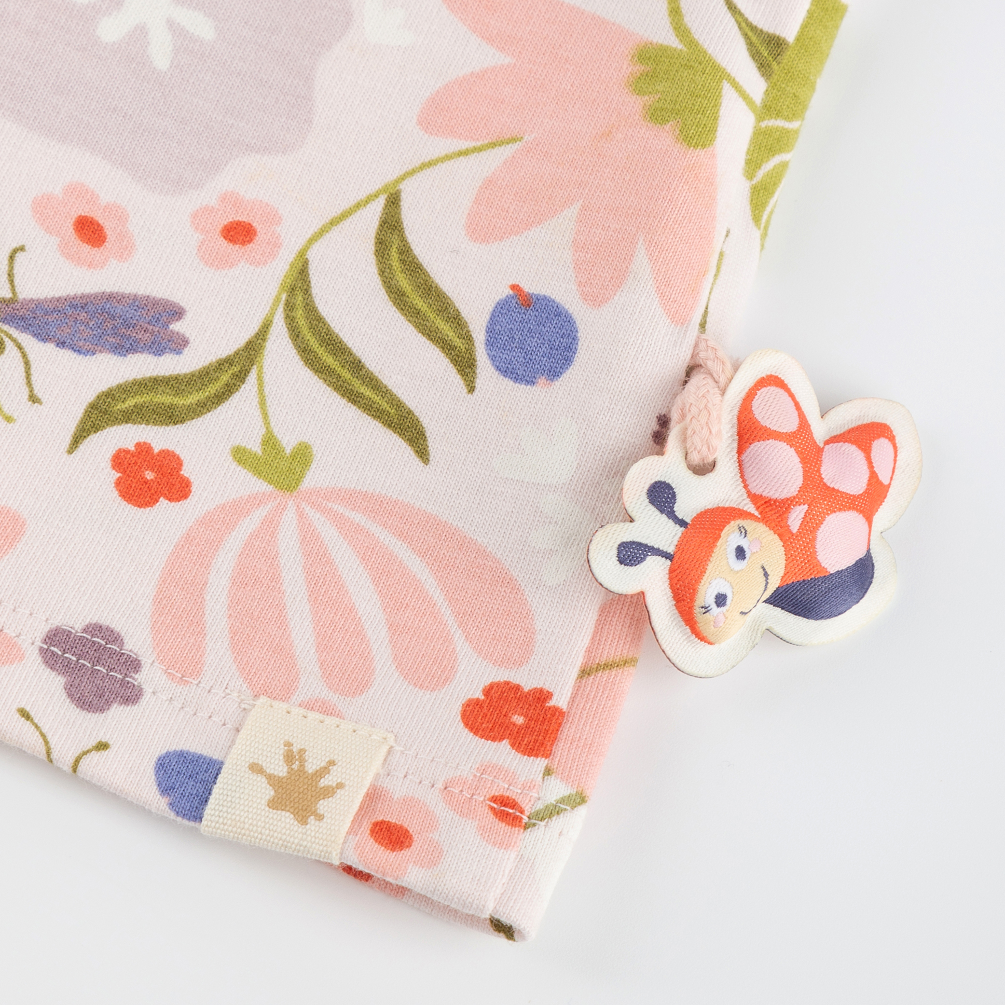 Kinder T-Shirt Blumenprint mit Marienkäfer Kinder T-Shirt Blumenprint mit Marienkäfer