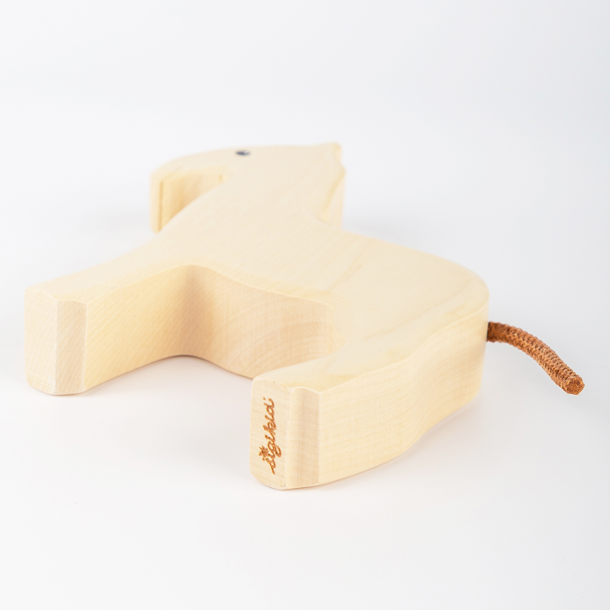 Wooden toy set of 7 farm animals Wooden toy set of 7 farm animals