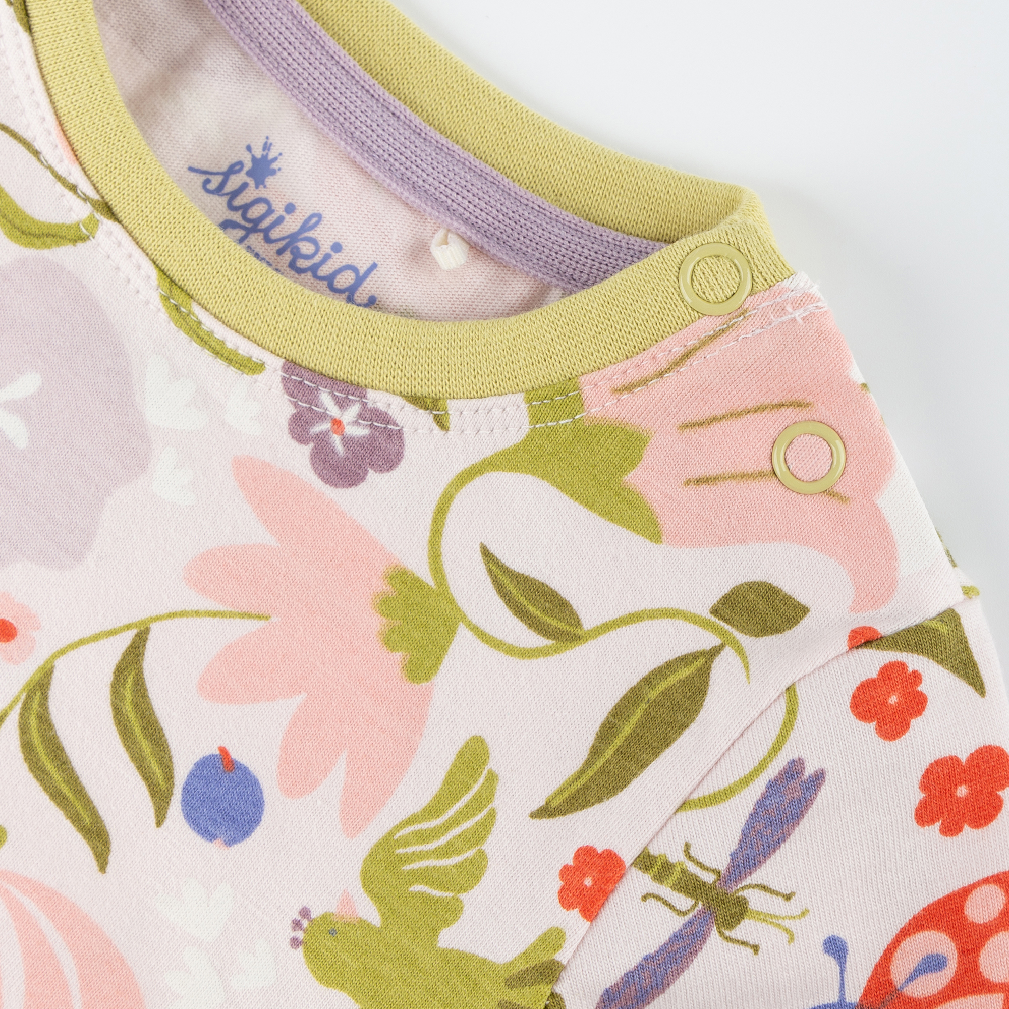 Baby T-shirt flower meadow, Happy Ladybug Baby T-shirt flower meadow, Happy Ladybug