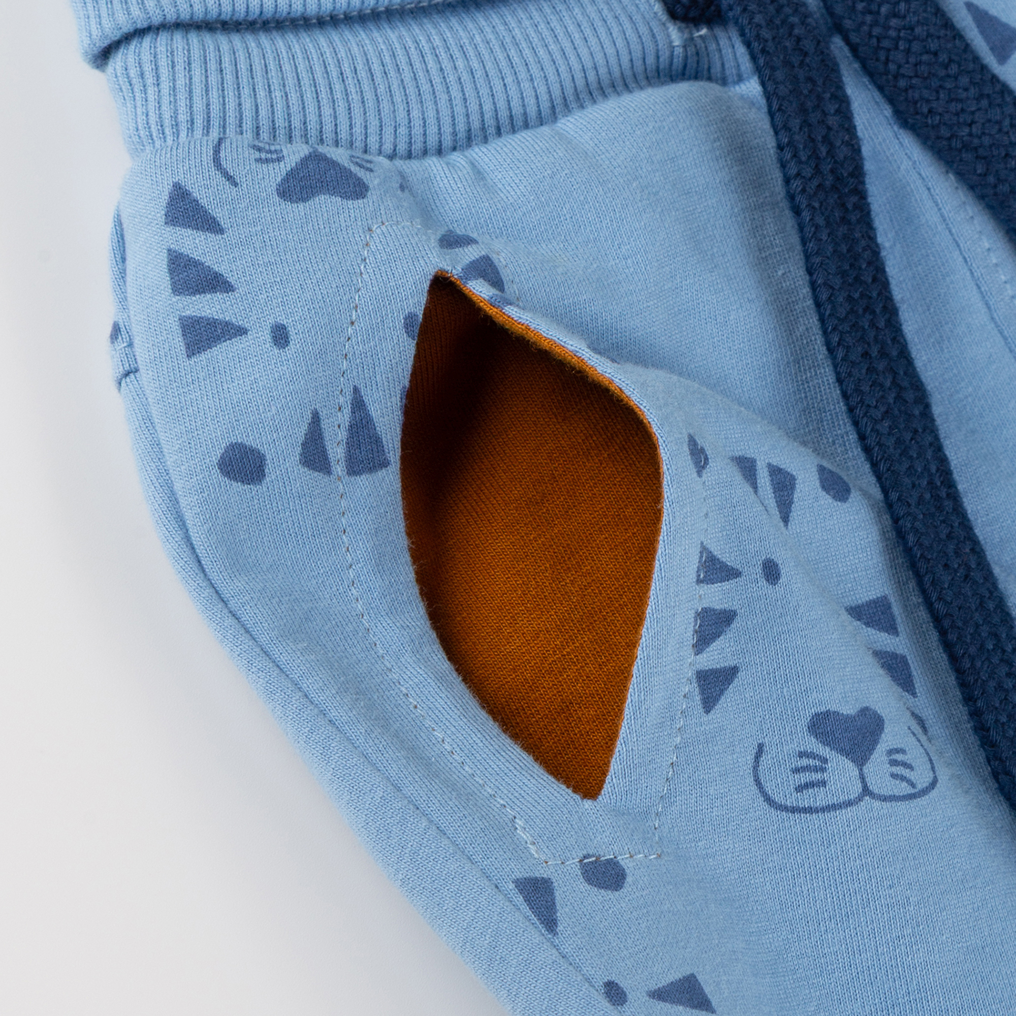 Allover print jersey baby shorts Tiger & Lion