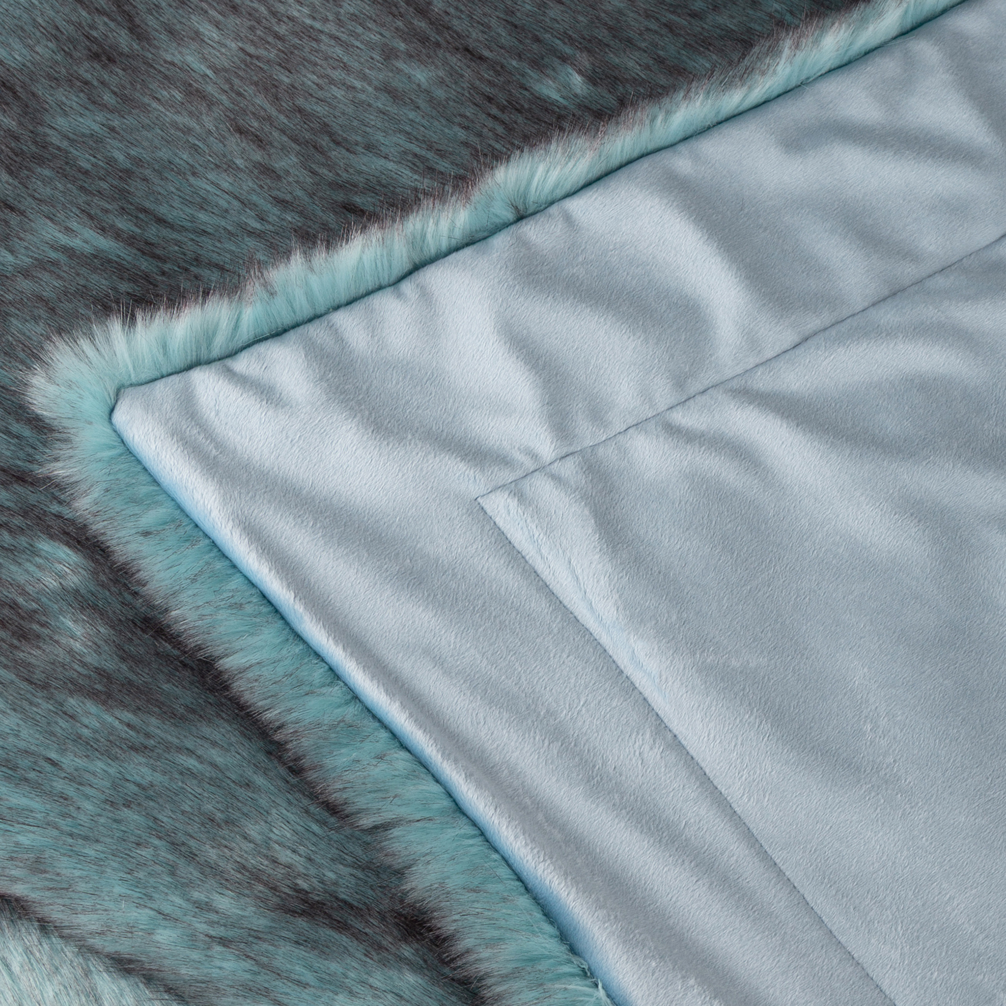 Beasts Plüsch Kuscheldecke, türkisblau