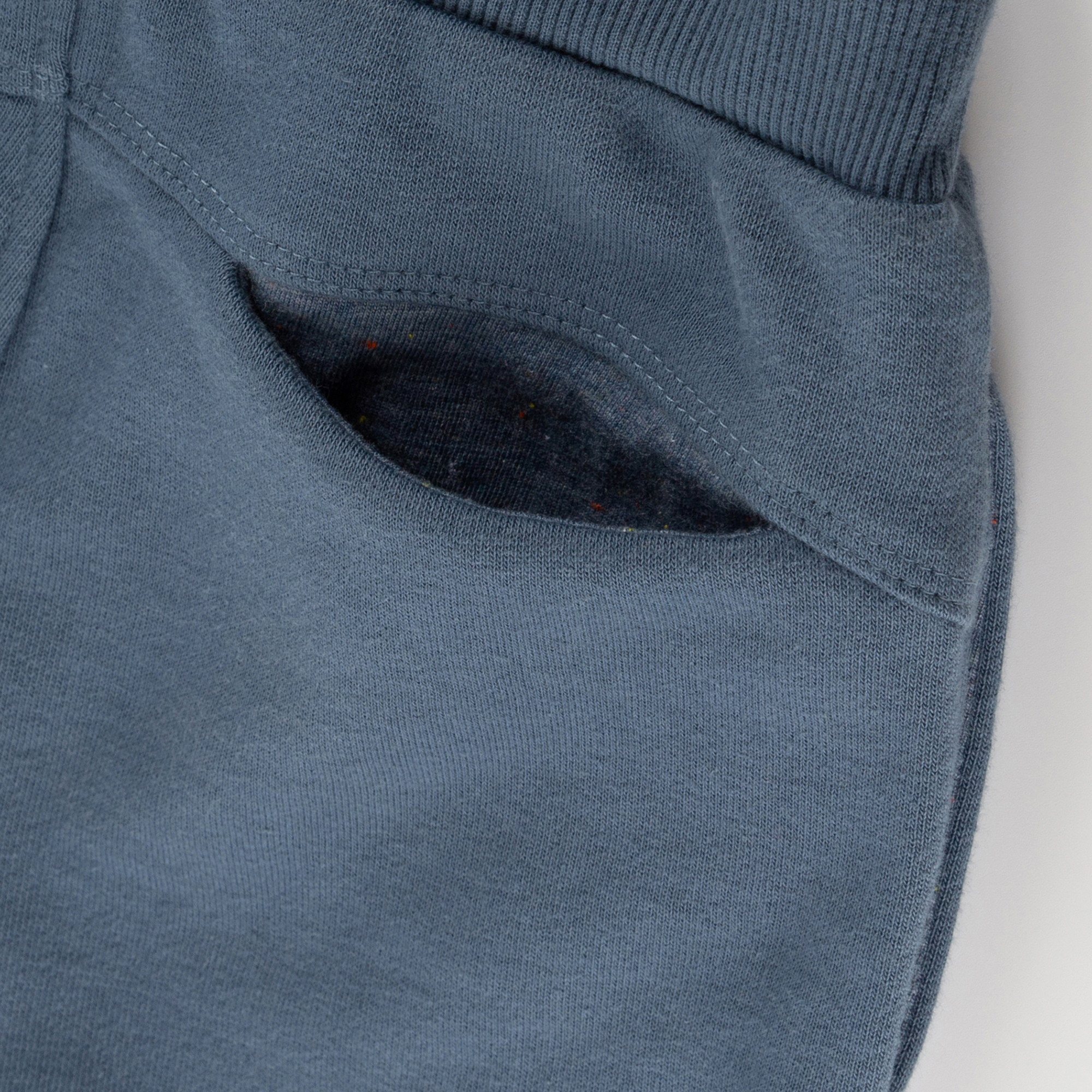 Blaue Kinder Sweatbermuda Sporty Dino, Skateboard Blaue Kinder Sweatbermuda Sporty Dino, Skateboard