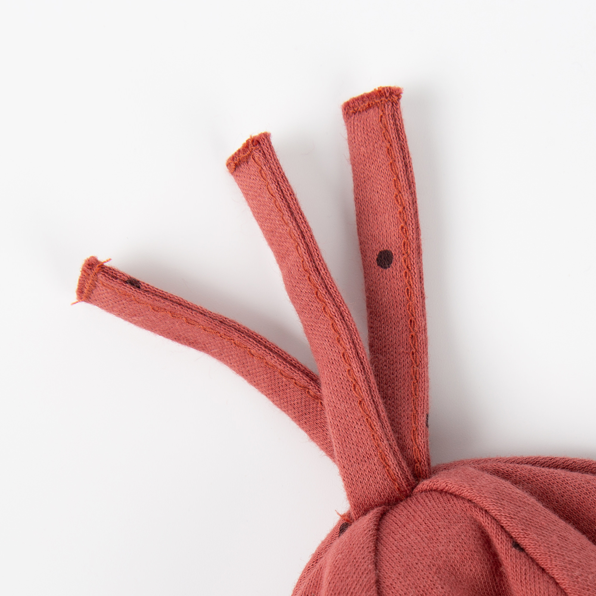 Baby Pünktchen Mütze, rotbraun Baby Pünktchen Mütze, rotbraun