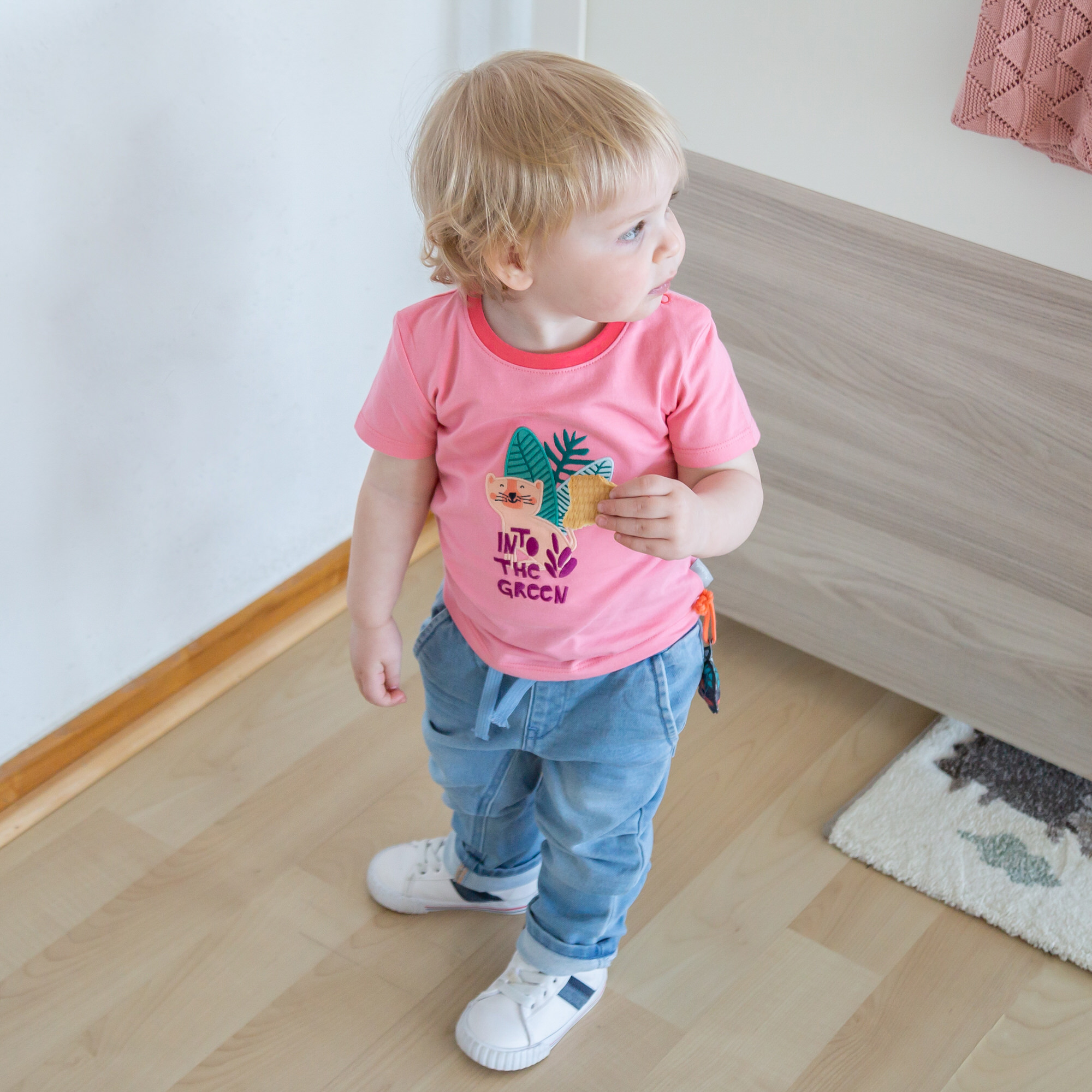 Babyjeans zum Krempeln mit heller Waschung Babyjeans zum Krempeln mit heller Waschung
