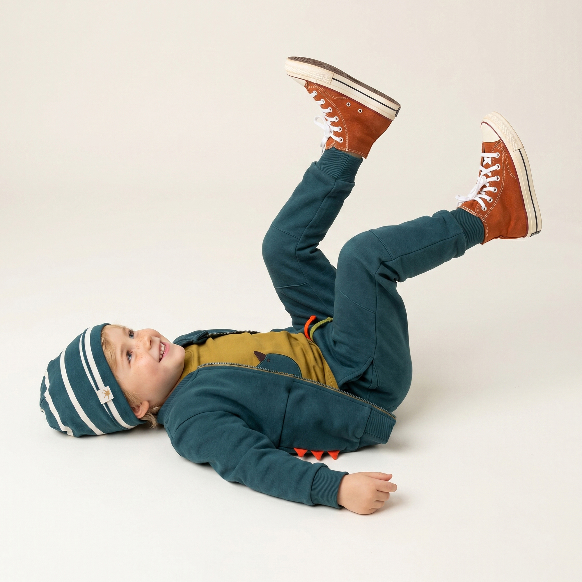 Kindermütze gestreift, Dino Fun