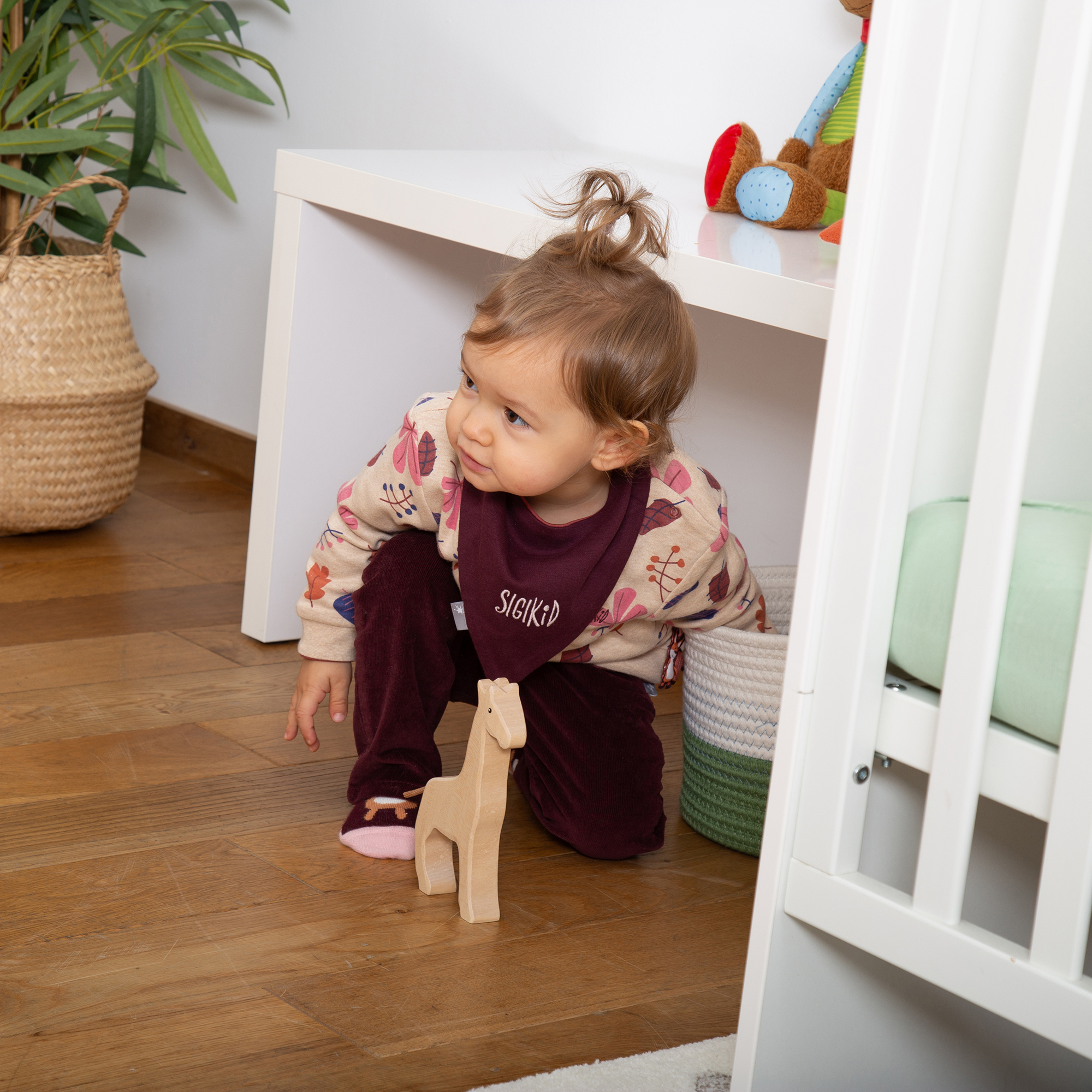 Baby Wendehalstuch rotbraun mit Pünktchen oder dunkelrot