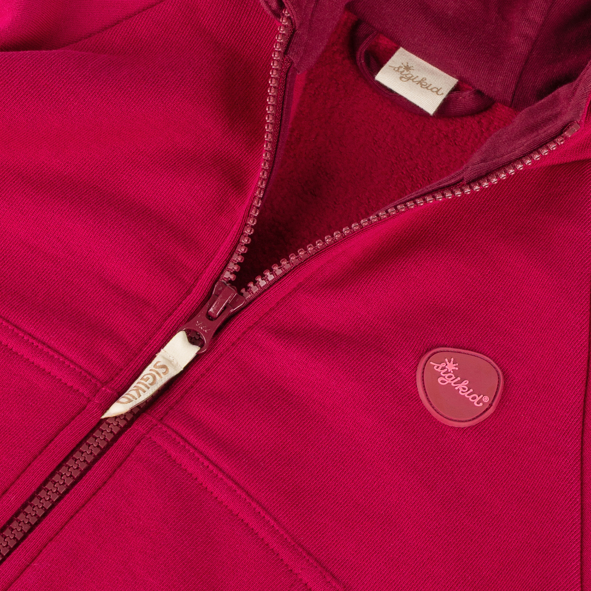 Children's hooded sweat jacket, heart embroidery on the back