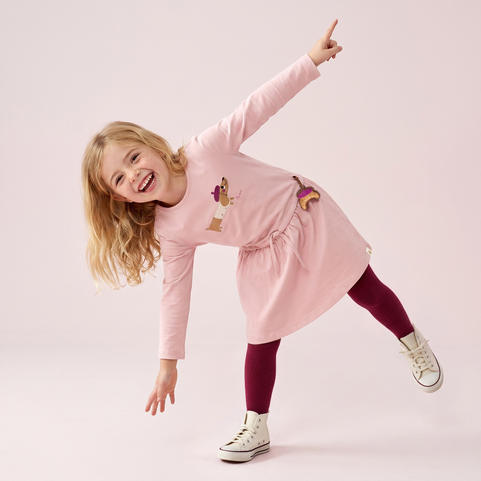 Langärmeliges Kinderkleid hellrosa, Petit Croissant