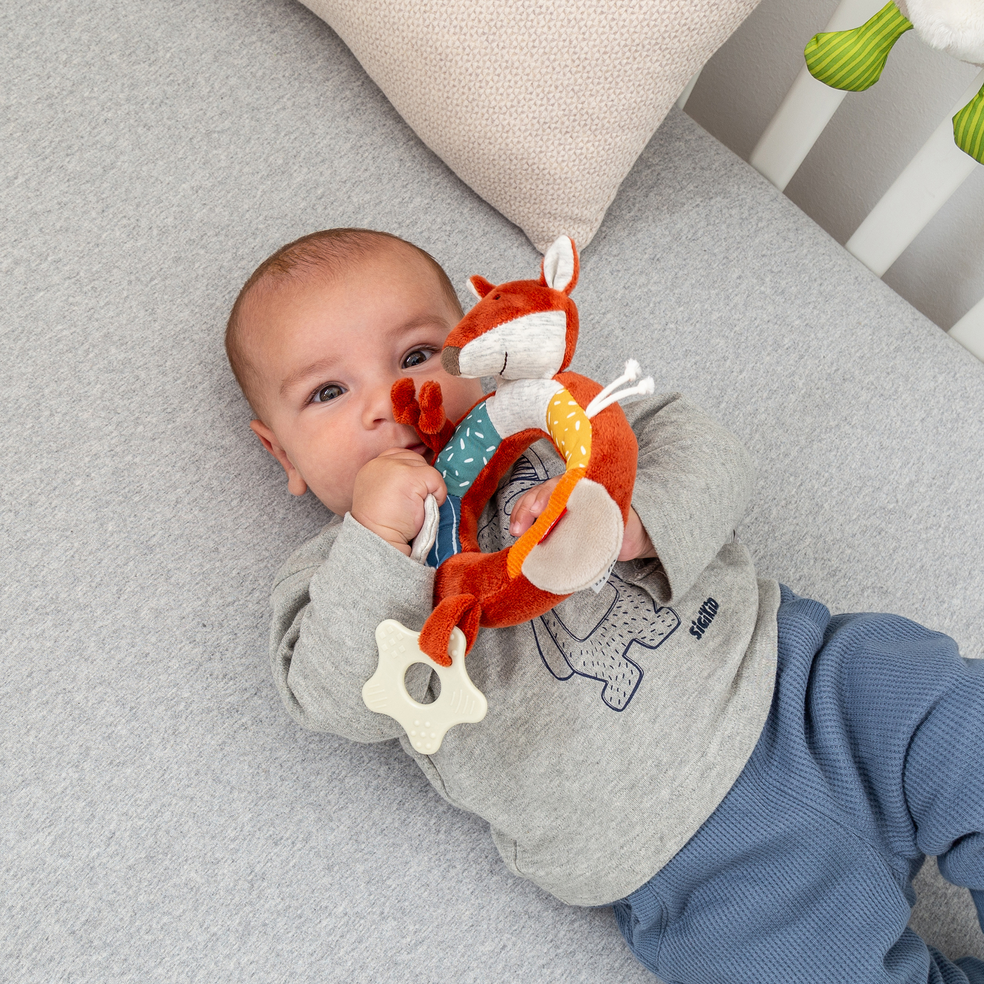 Baby soft rattle grasp toy ring fox, teether Baby soft rattle grasp toy ring fox, teether