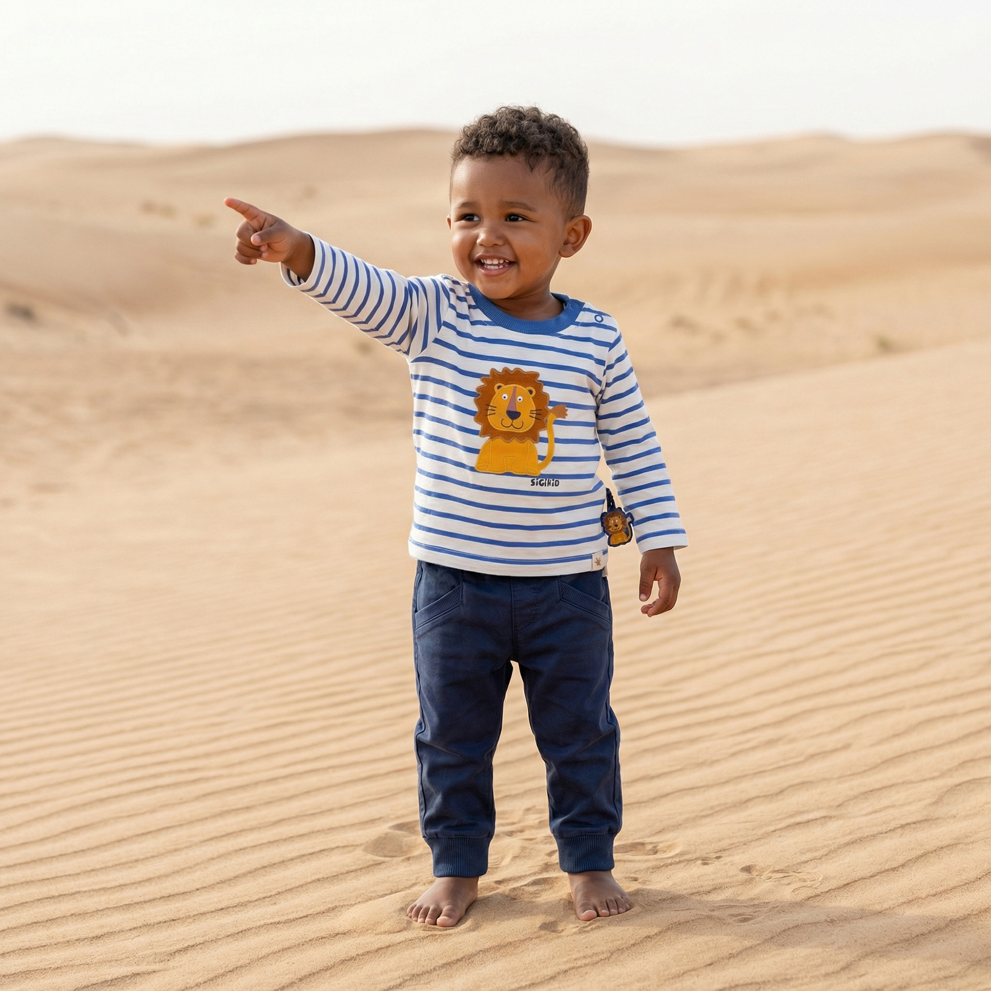 Durable baby gabardine trousers with pockets