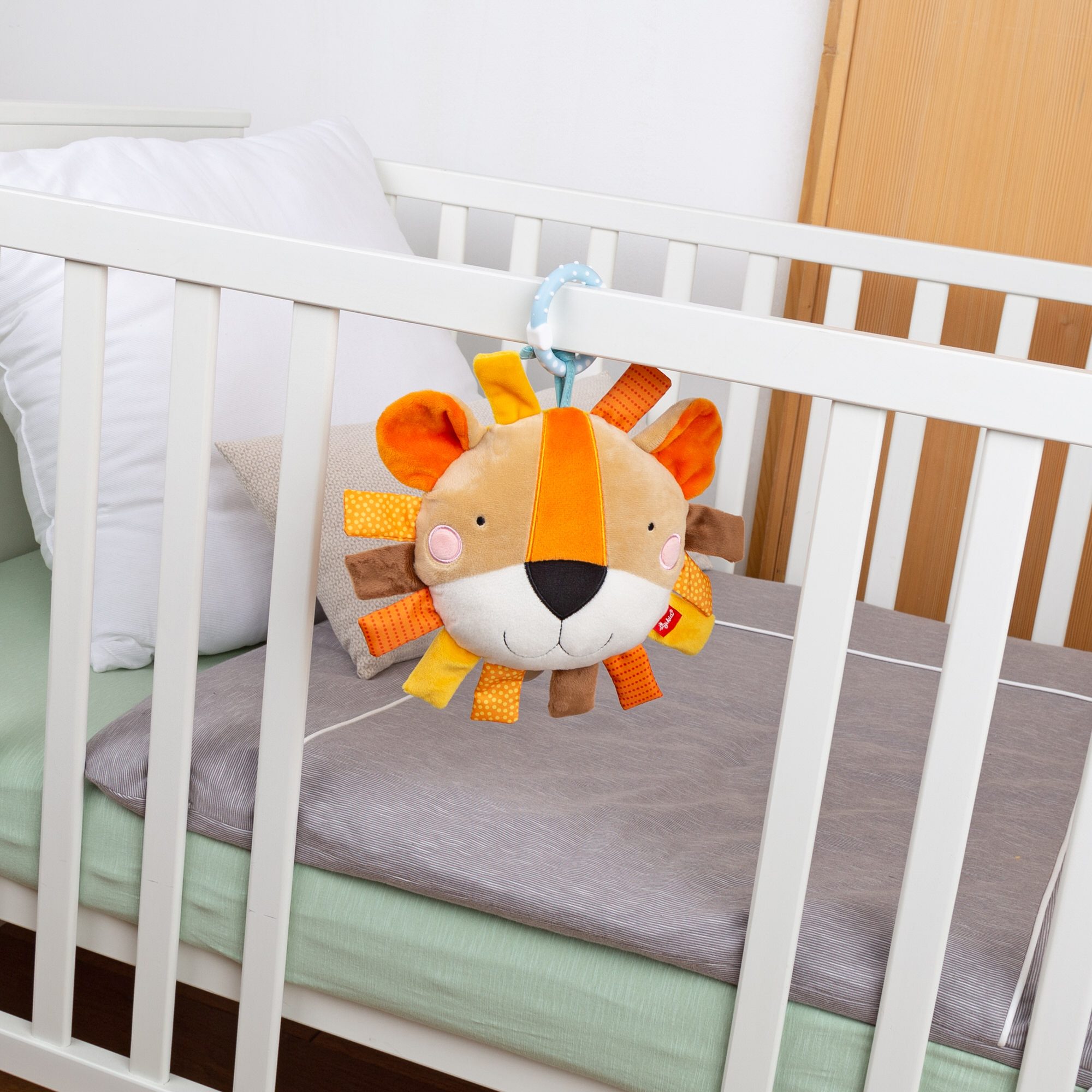 Musical baby taggie pillow lion