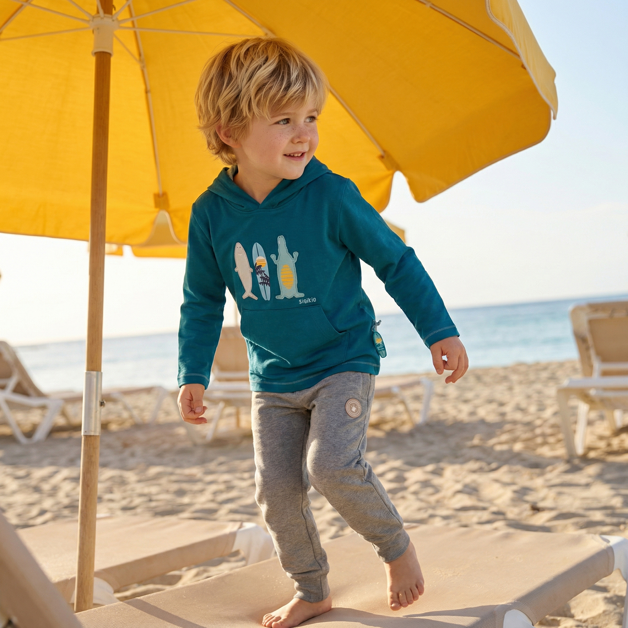 Children's hoody, pockets, Blue & Bright