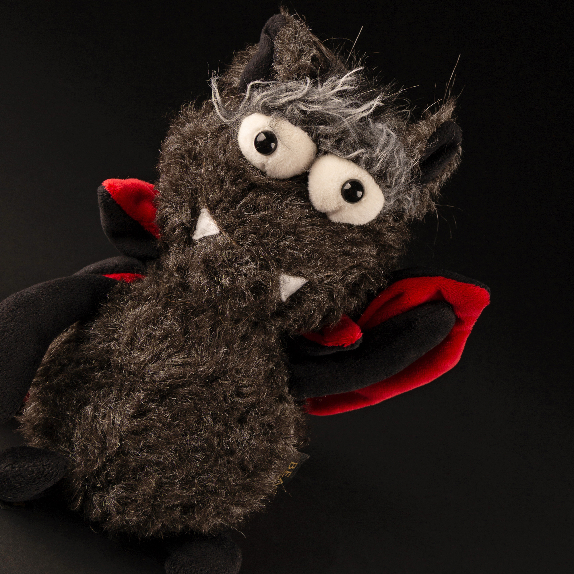 VORBESTELLUNG! Wird vor Halloween ausgeliefert Kuschel Vampir Mister Bisss, Beasts Town