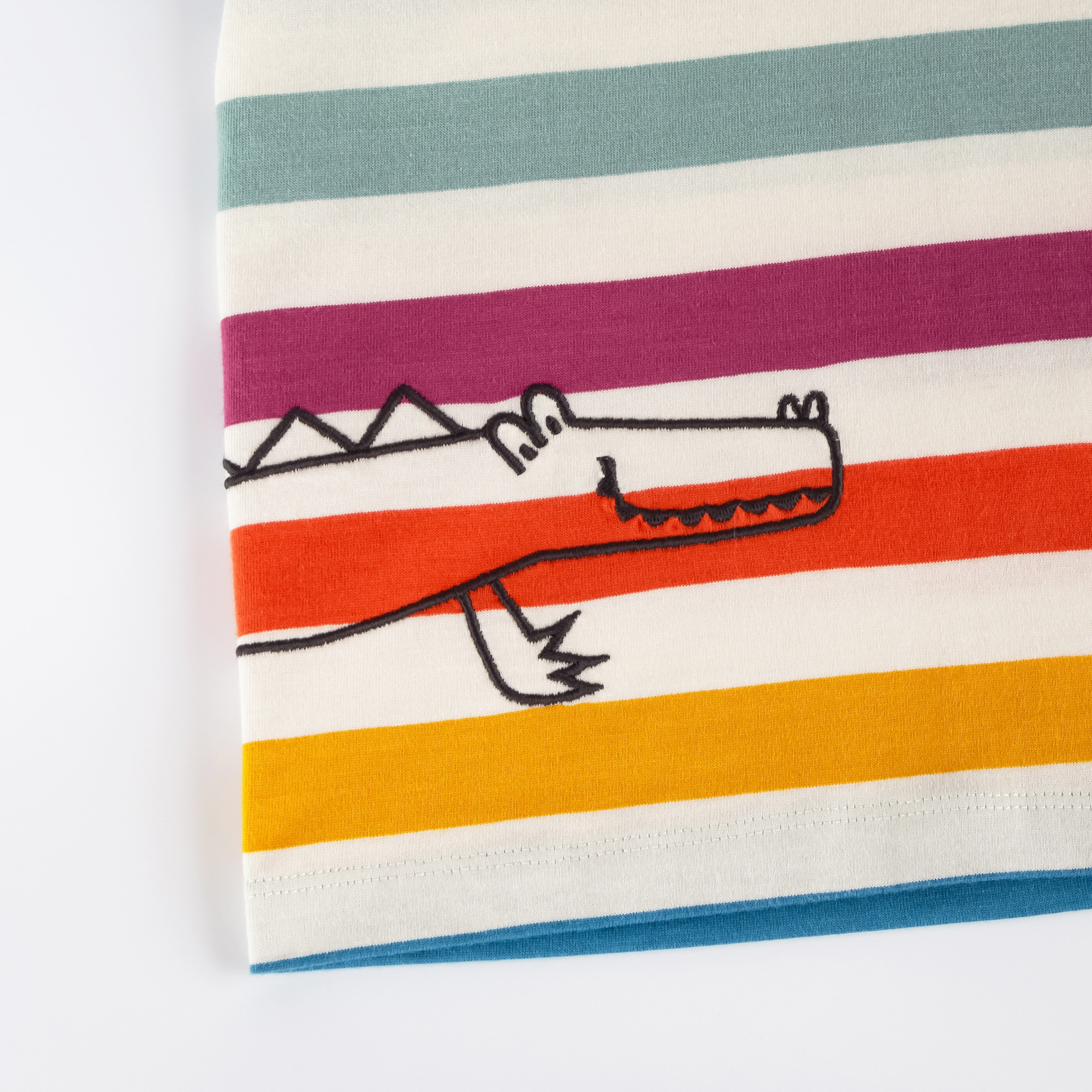 Bunt gestreiftes Kinder T-Shirt Krokodil Bunt gestreiftes Kinder T-Shirt Krokodil