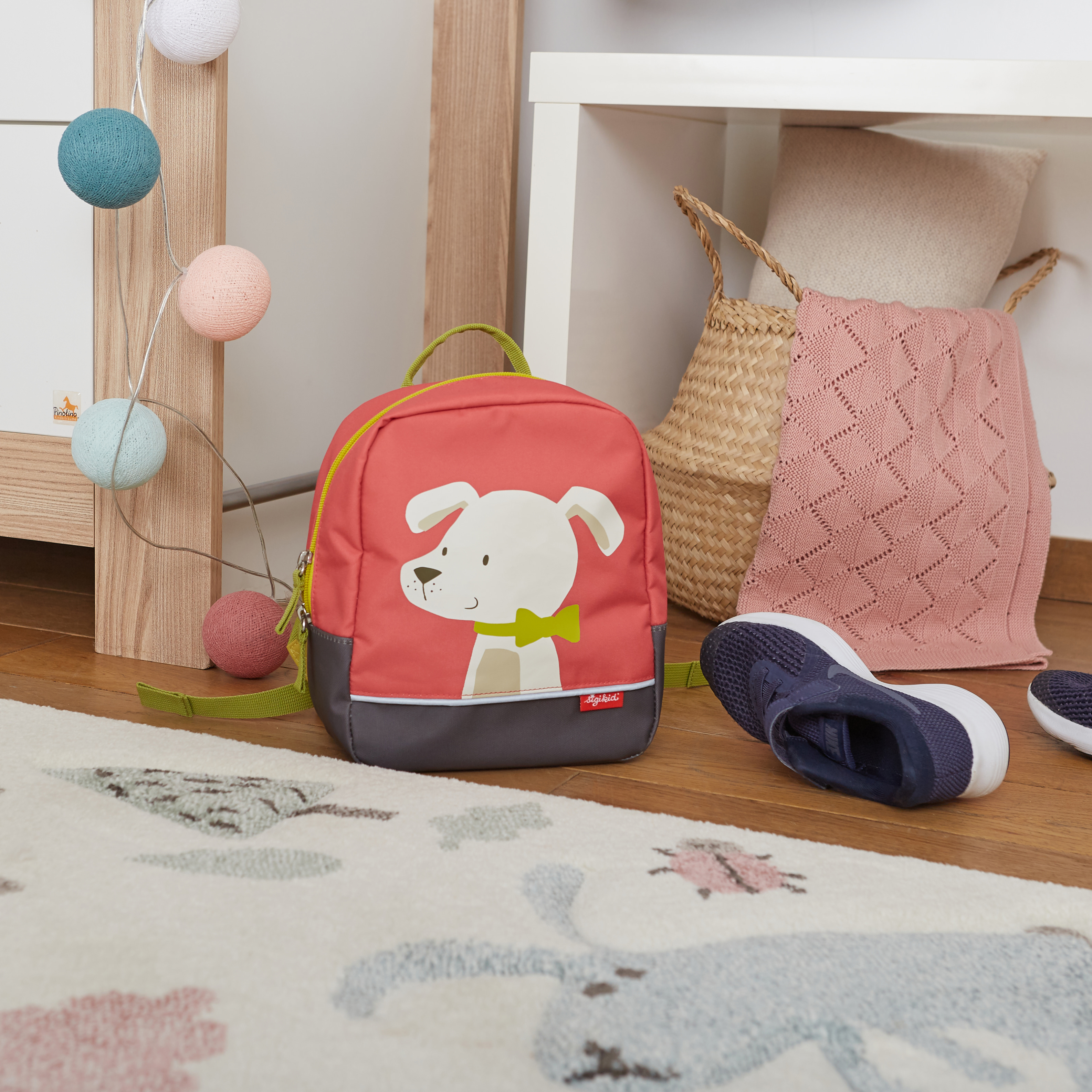 Mini backpack dog for toddlers