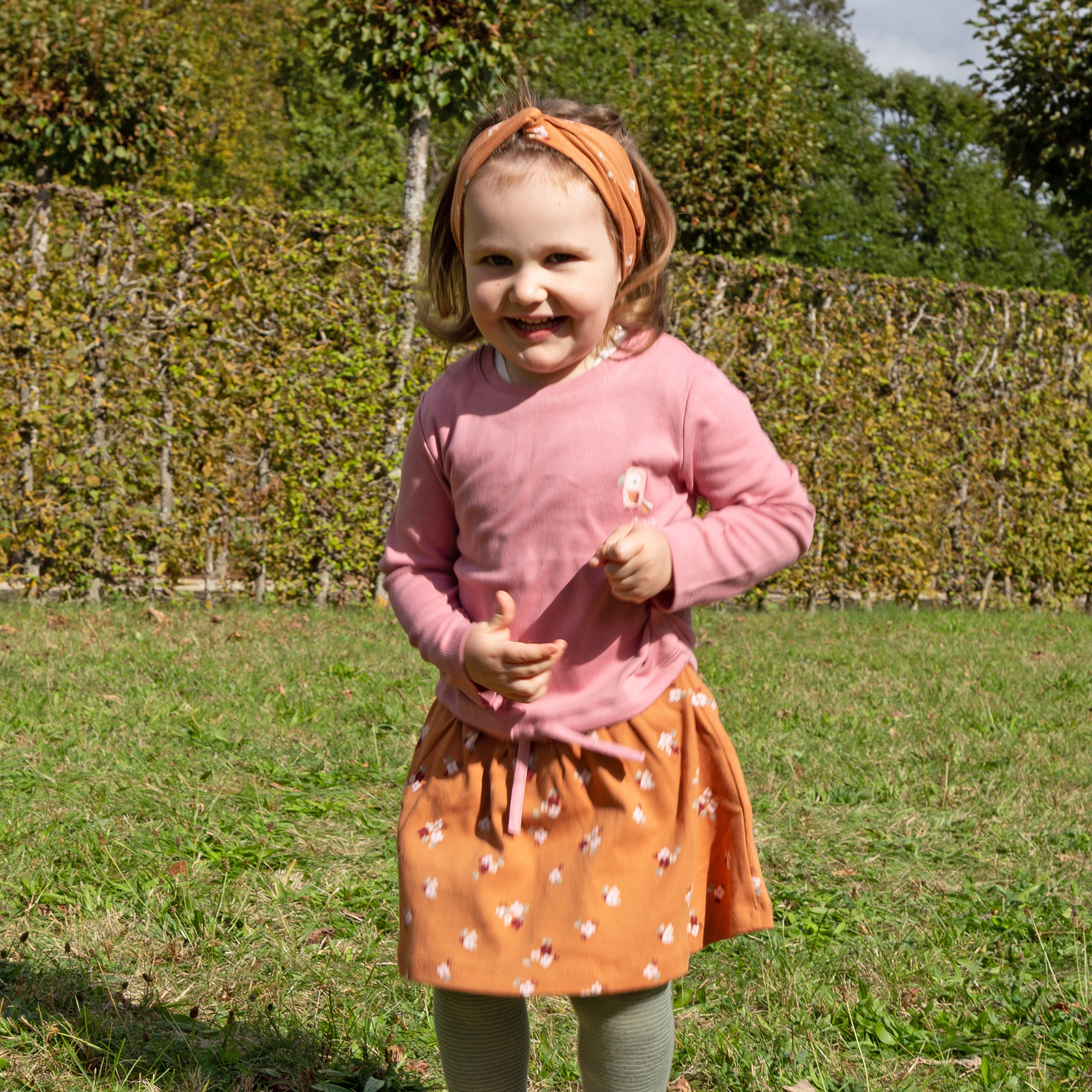 Children's headband with knot detailing